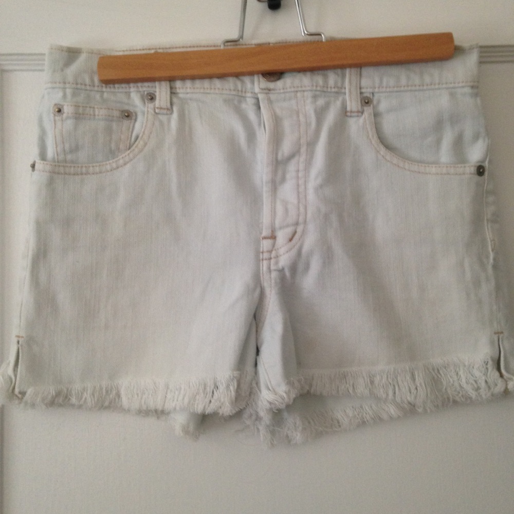 GAP cutoff jean shorts size 26